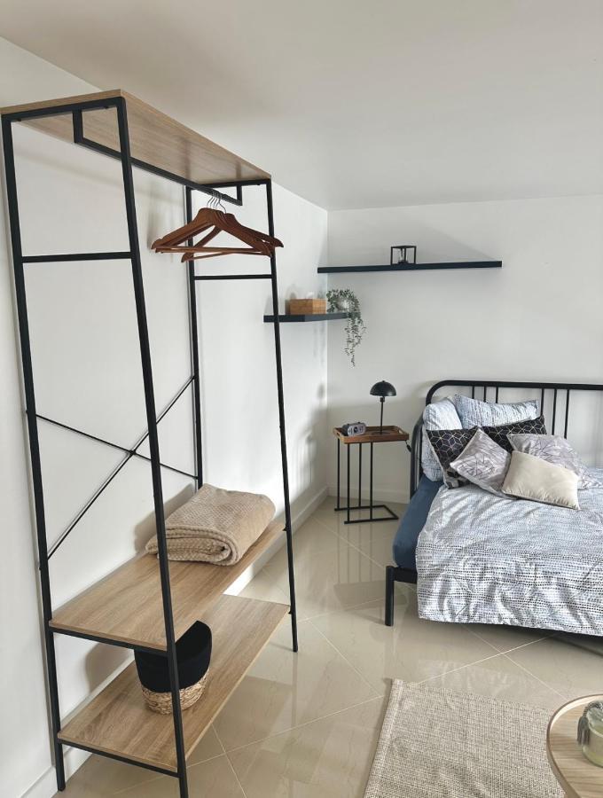 Petite Maison Studio Tout Confort Cosy Givors Autoroute Et Gare Appartement Buitenkant foto