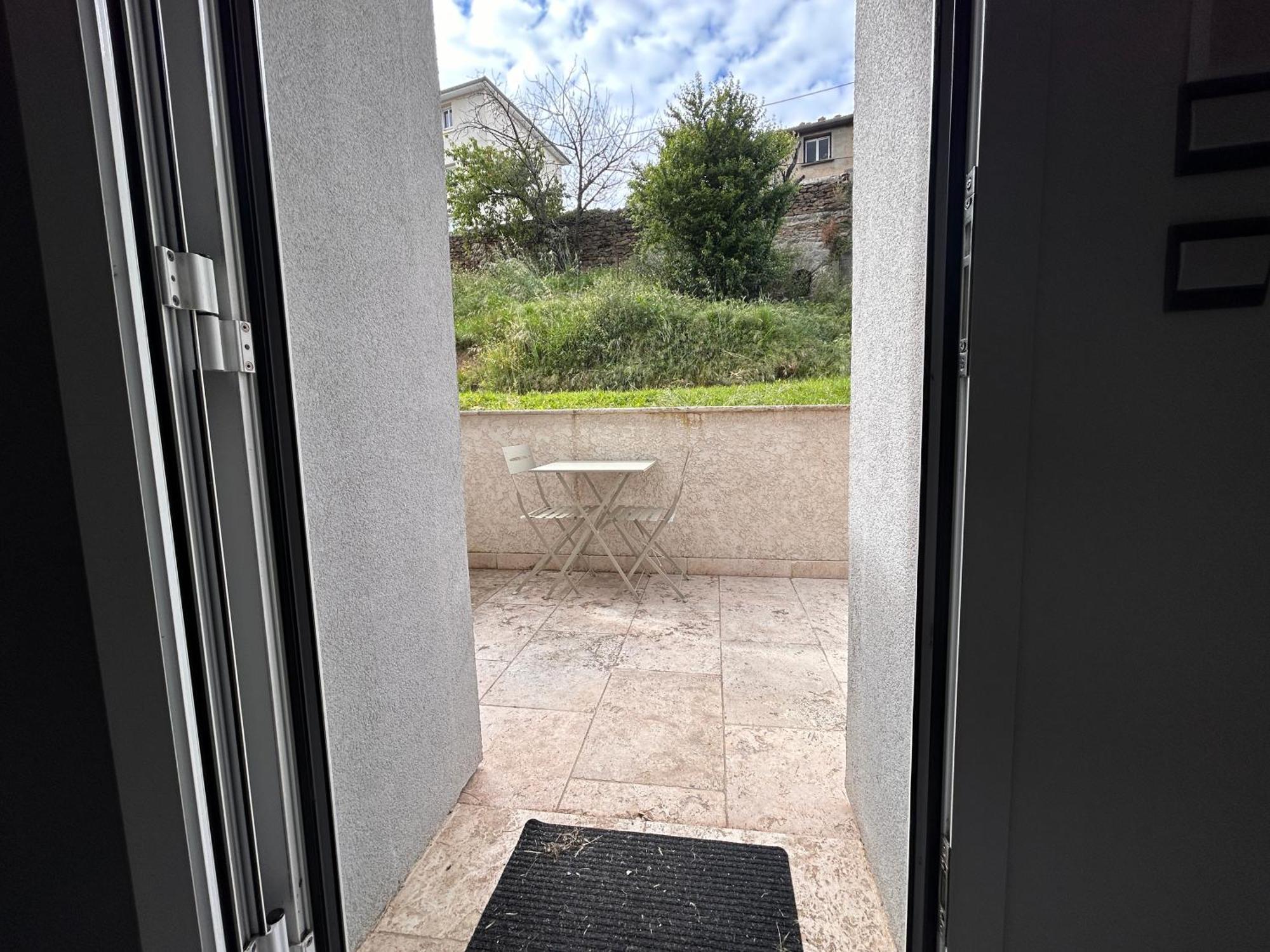 Petite Maison Studio Tout Confort Cosy Givors Autoroute Et Gare Appartement Buitenkant foto